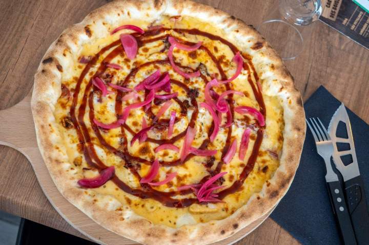 Délicieuse pizza italienne Mimizan